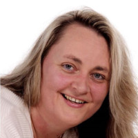 Julia Laakmann