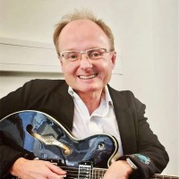 Thomas Bayer