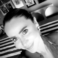 Zerrin Özel