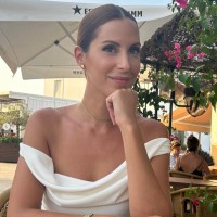 ADRIANA DEVIS