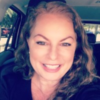 Shari Derienz
