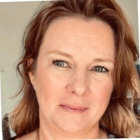 Stephanie Charrot