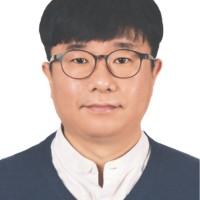 Yongsoo Kang