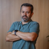 Cristiano Bucheb