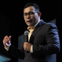 Jonathan Young Muñoz