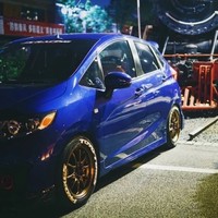 李谨洲