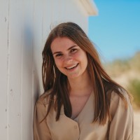 Iris Van Der Hooft