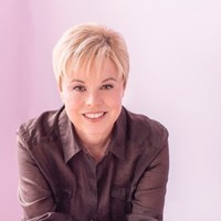 Ursula Thomas