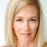 Kelly Griffiths