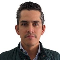 César A. Domínguez L.