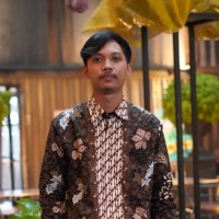 Adrian riad
