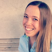 Jennifer Saugen, Pe