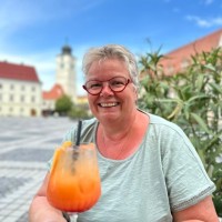 Yvonne Smit