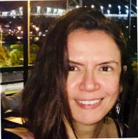 Adriana Paes