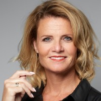 Linda van Schaik