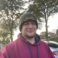 Lee Heaton
