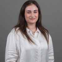 Rayana E.