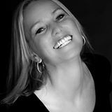Anna De Leeuw
