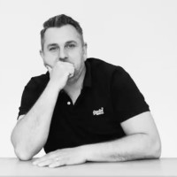 Nils van Hoek