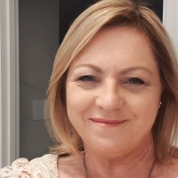 Leeanne Peters