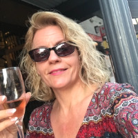 Liz O'Regan