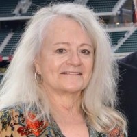 Karen Bremer, Cae