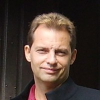 Jean-Pierre. Holecz