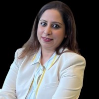 Tina Raisinghani (Riya Mariwala)