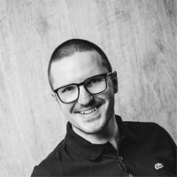 Lukas L.