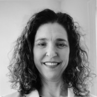 Linda Arnold