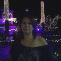 Caludia Leon   (Profe)