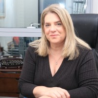 Dana Daraznin, Adv.
