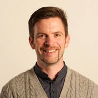 Dr Léon McCarthy