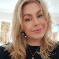 Anna Cross