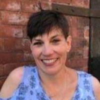 Yvonne Holt