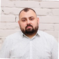 Роман Волков