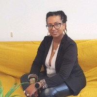 Lucia Linsay POLYGONE