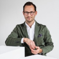 August Schmitz