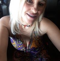 Beth Santos