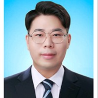 서동욱