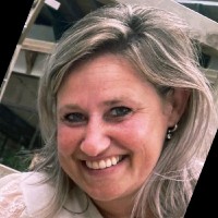 Yvette Smits