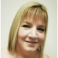 Jennifer Holt