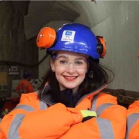 Isabel Simpson, Piema
