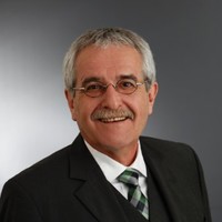 Manfred Pfeil
