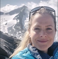 Angela Hölzl
