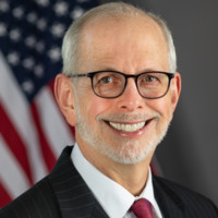 Stephen Deane, Cfa