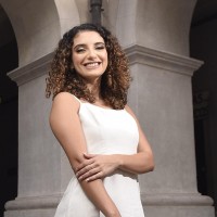Lara Begname de Castro
