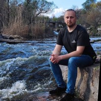 Dmytro Momot