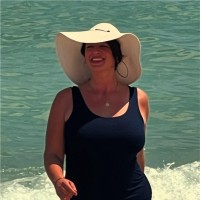 Justine Renee González, ABD