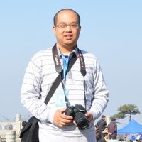 邱振毅